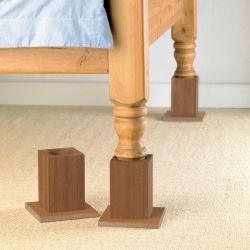 Cubes en bois pour lits